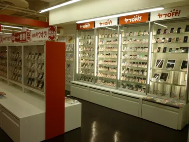 「携帯まつり」約500台の中古携帯を販売