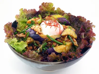 「足利義輝の濃厚肉味噌炒め丼」