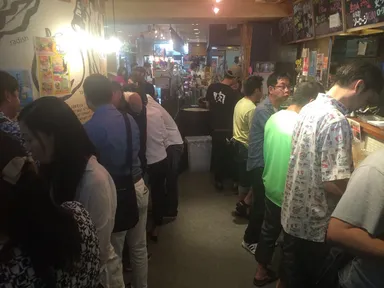 ホルモンバル店内