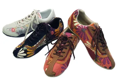 ローカットスニーカー