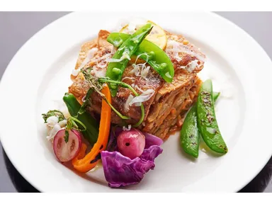 マーノ・エ・マーノ定番の野菜のラザーニャ　大豆とのコラボレート　1,500円(税別)