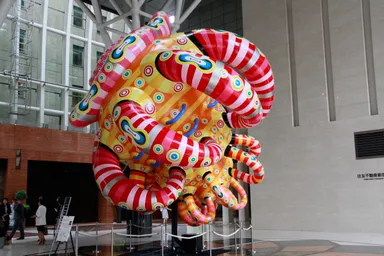 河口洋一郎　呼吸する巨大宙貝Shecco(シェッコ)　2014　(C) Yoichiro Kawaguchi