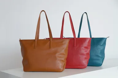 ビジネス・レザー・ファクトリーで人気のトートバック