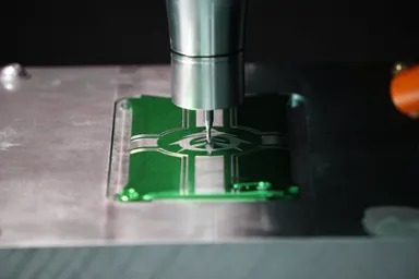 機動戦士ガンダム　ジュラルミンスマホジャケット(iPhone 6用)　ジオングリーン(4)