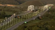 京セラがソーラー街灯を納入したブラジルの高速道路１