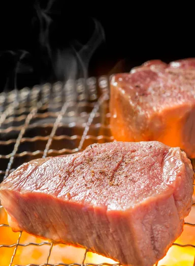 牛ヒレ厚焼き 999円(税抜) 