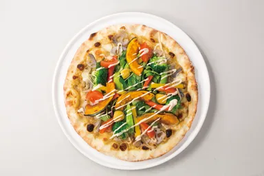 彩り野菜と根菜のバーニャカウダ風ピッツァ
