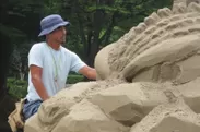ゴジラ砂像制作風景