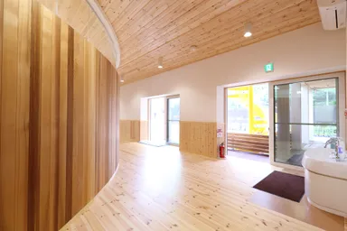 木の香りがあふれる室内空間