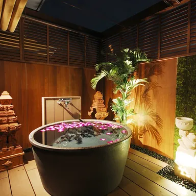 ＜ホテル　パセラの森＞露天風呂