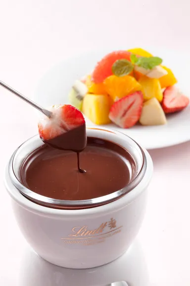 銀座店限定　フレッシュフルーツチョコレートフォンデュ