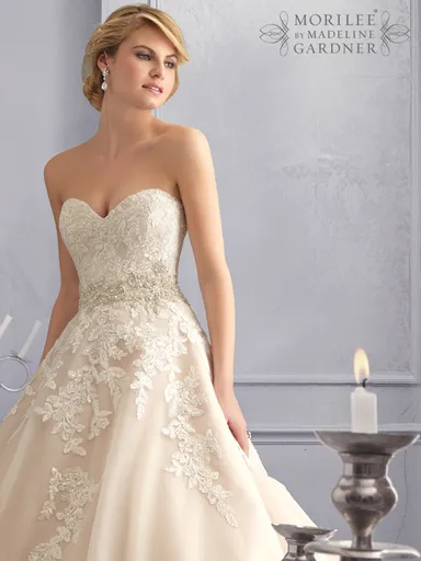 インポートの中でも人気No.1『Mori Lee』