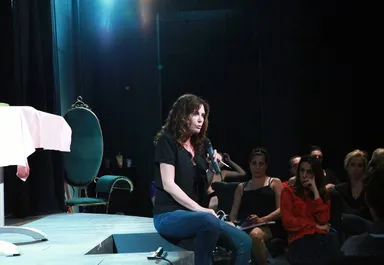 イスラエルで教えるイヴァナ・チャバック