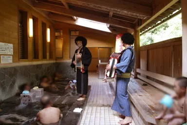 浴室ライブの様子2