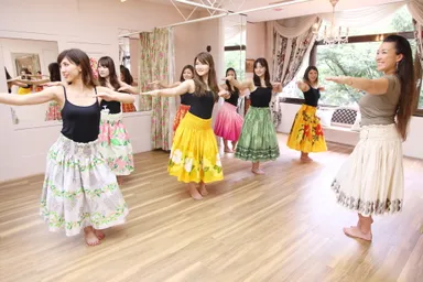 本格ハワイアンフラで優雅にダンス！