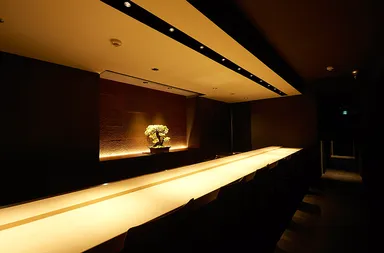 店内 カウンター(ななめ)