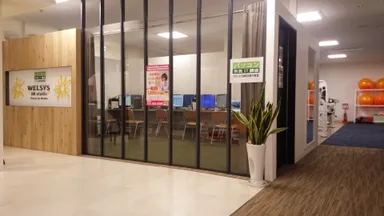 パソコン教室とスタジオ風景