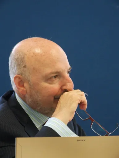 アレキサンダー・エルダー博士 8