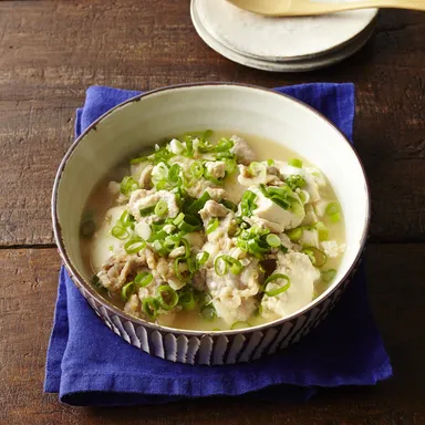 みそ風味の柔らか肉豆腐