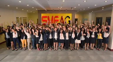 厳しい試験をパスした講師陣