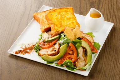 フレンチトースト＆タンドリーチキンサラダ　税込1,200円
