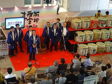 酒造り唄の披露（昨年の様子）