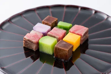 国産牛サーロイングリエと牛舌のブレゼ