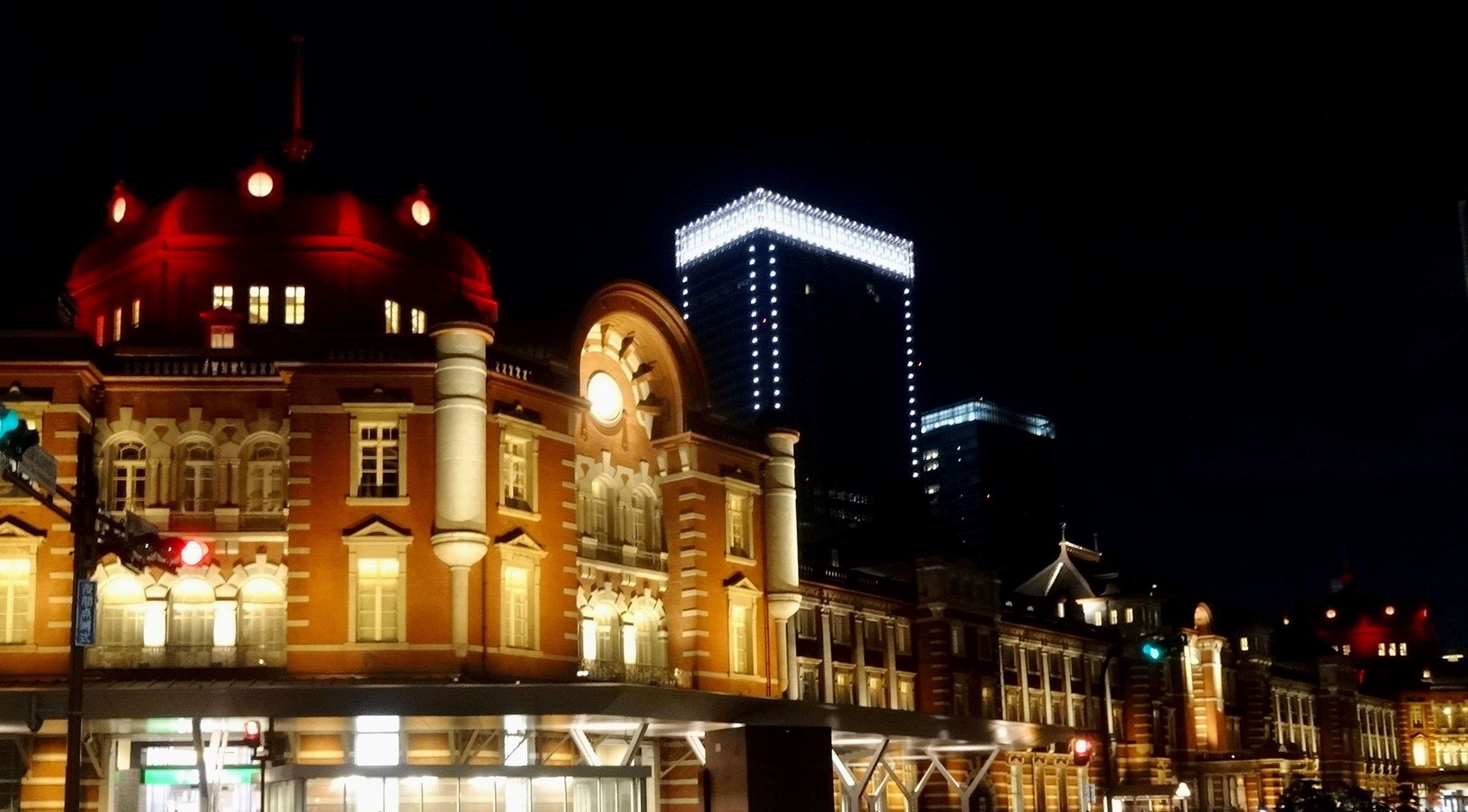 東京ステーションホテル開業100周年記念日に 東京駅丸の内駅舎の南北ドーム屋根が特別ライトアップ 11月2日 月 実施 東京 ステーションホテルのプレスリリース