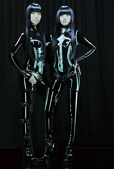 PHOTOGRAPHY Karl Doyle HAIR & MAKE-UP Megumi Kuji STYLING Hiromi Yoshino (GM Atelier) MODEL FEMM