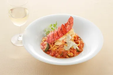 【ジョナサン】カナダ産オマール海老のトマトアメリケーヌのタリアテッレ