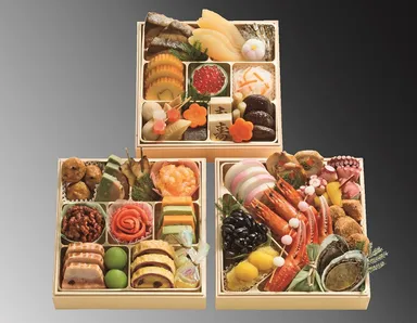 トップバリュ　和洋三段重「彩（いろどり）」