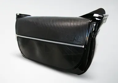 メッセンジャーバッグ