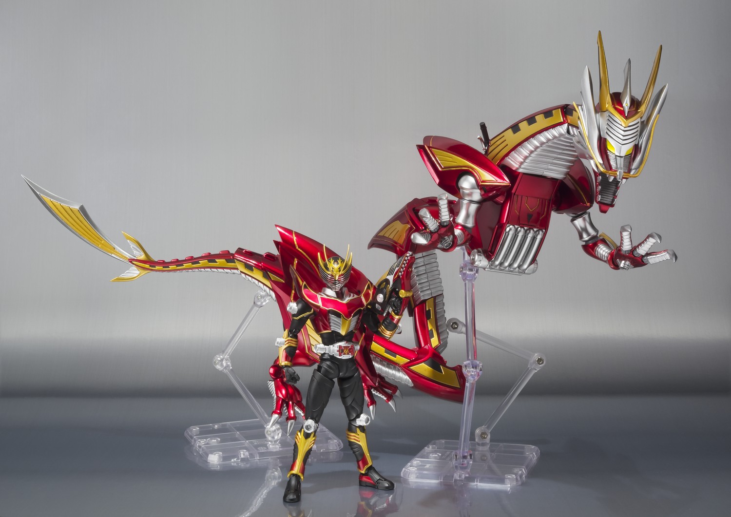 平成仮面ライダーシリーズ3作目「仮面ライダー龍騎」の 契約