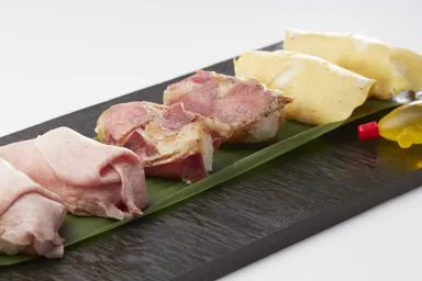 GEIDAカフェ　yellows! 「ニギリ」