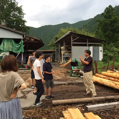 地元製材所にて木材の講習