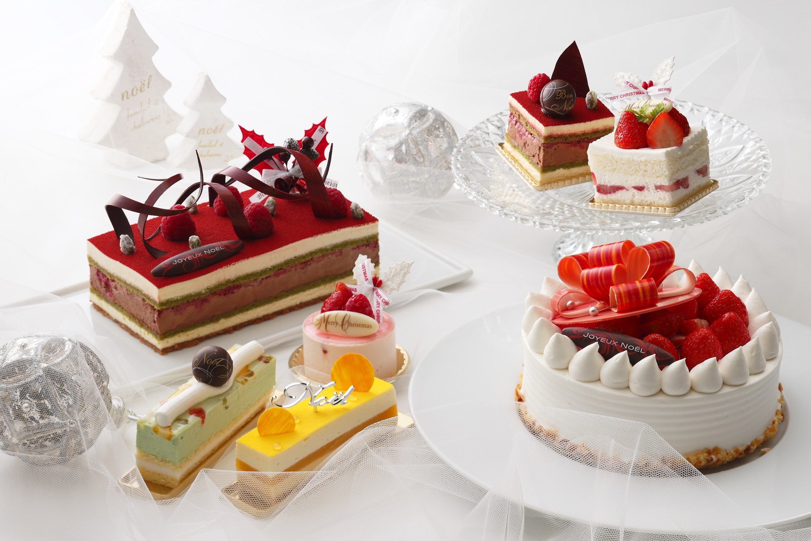 ホテルメイドの上質な味わいが楽しめるクリスマスケーキ ホールケーキや宝石箱みたいな おもたせスイーツ など 8商品が11月1日予約開始 京都 センチュリーホテルのプレスリリース