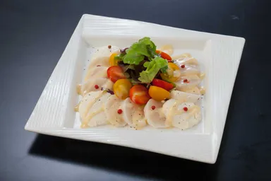 ひまわり油の帆立カルパッチョ