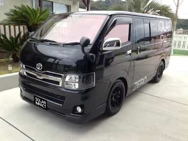 ハイエース用ドアガラス『SOLAR IMPACT』イメージ