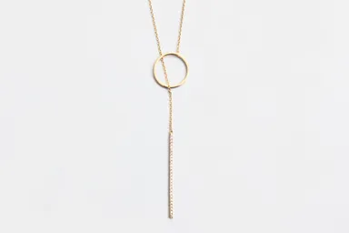 lariatネックレス