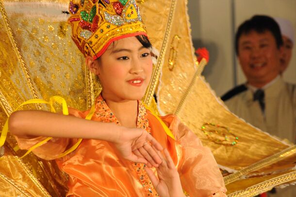 美しいミャンマーの伝統舞踊を鑑賞できます