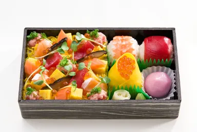 映画「母と暮せば」特製すし詰合せ「つばき」