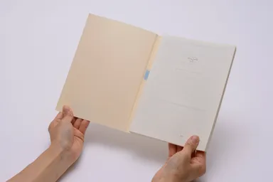 印刷済み完成品セットを製本カバーにはさみ製本します。【カスタムダイアリー＜印刷済み完成品セット＞】