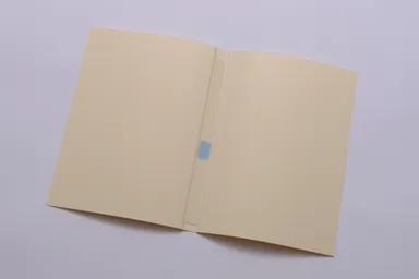 製本カバーには製本糊(ホットメルト)があらかじめついています