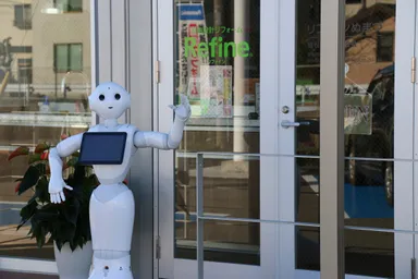 お出迎えする「Pepper」