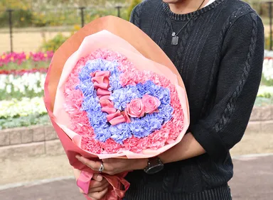 カーネーションとバラのハート型花束 ～ダブルハートVer.～1