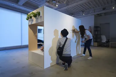 オフィスの中の小屋