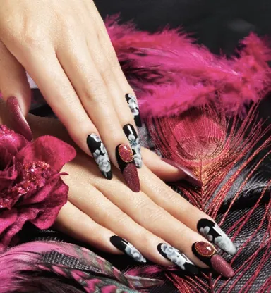 KOKOIST　Gem Gel シリーズの新色「ガーネットオパ―ル」を使用したネイルアート