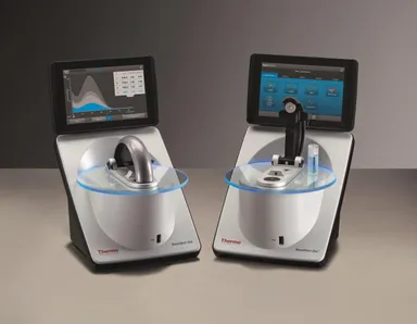 左：NanoDrop One、右：NanoDrop OneC