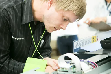 技能コンテスト(インクジェットヘッドの交換)