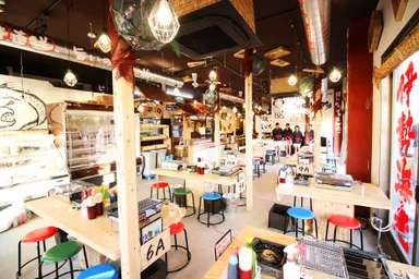 「沼津浜焼きセンター　海女小屋」　店内写真1